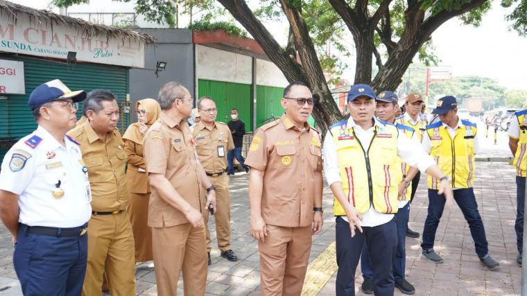 Peninjauan persiapan jalur arus mudik di Jalan Lingkar Selatan (JLS). (Foto; TitikNOL)