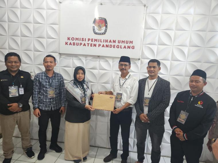 Serahkan 80.039 Fotokopi KTP, Aktivis Antikorupsi Ramaikan Pilbup Pandeglang Jalur Independen