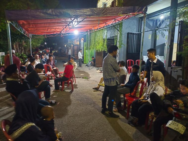 Suasana di rumah kontrakan korban penculikan yang ditemukan tewas di Cihara, Kabupaten Lebak. (Foto: TitikNOL)
