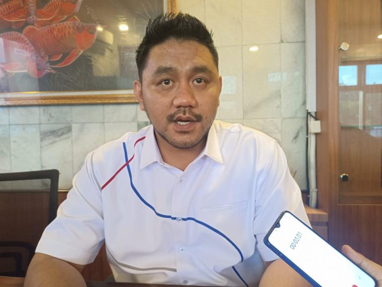 Kasat Reskrim Polres Cilegon AKP Hardi Meidison Samula saat memberikan keterangan kepada wartawan. (Foto: TitikNOL)