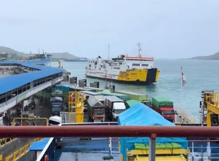 Susana di Pelabuhan Merak. (Foto: TitikNOL)