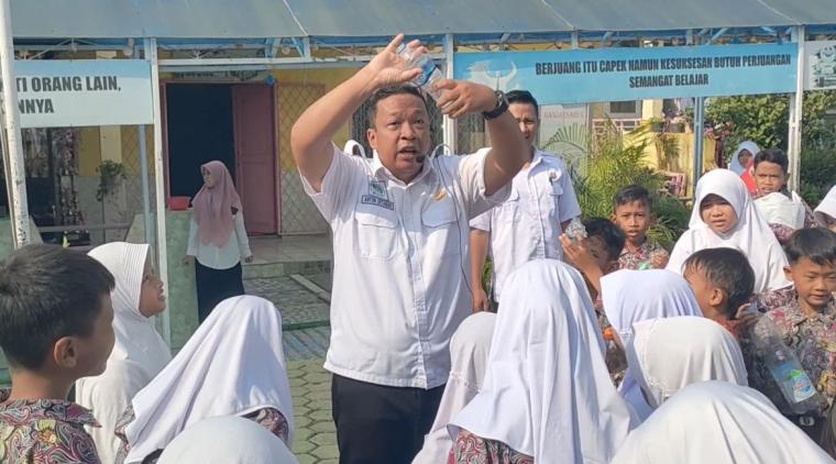 Anton Setiabudi Kepala Sekolah Dasar Neger Banjarsari 5.(Foto: TitikNOL)