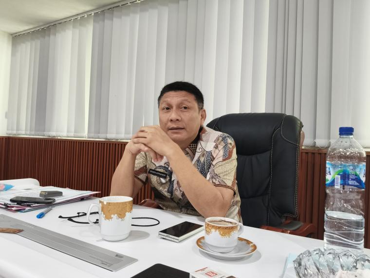 Pelaksana Tugas (Plt) Kepala Badan Pendapatan Daerah (Bapenda) Provinsi Banten, Deden Apriandhi Hartawan. (Foto: TitikNOL)