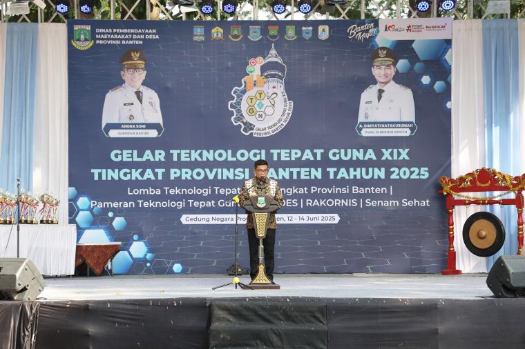 Gubernur Banten Andra Soni saat membuka rangkaian lomba Teknologi Tepat Guna (TTG).