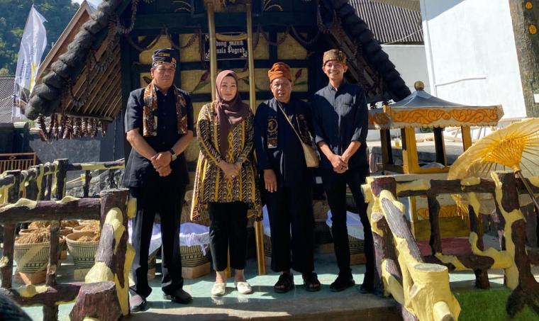 Anggota Komisi X DPR RI dari Fraksi Partai Golkar, Adde Rosi Khoerunnisa saat menghadiri acara Seren Taun di Kasepuhan Cisitu, Kecamatan Cibeber, Kabupaten Lebak. (Foto: TitikNOL)