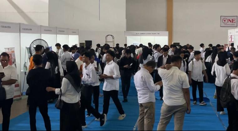Potret para pencari kerja di Job Fair yang digelar Pemkot Serang