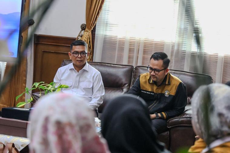 Gubernur Banten Andra Soni menerima audiensi Pengurus Dewan Pimpinan Pusat (DPP) Asosiasi Kebersamaan Pengusaha Travel Haji dan Umrah (Bersathu)