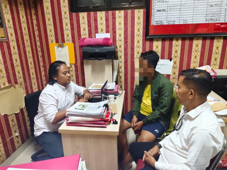 Pelaku pencabulan saat diperiksa pihak kepolisian
