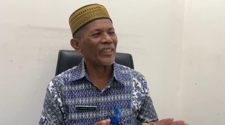 Plt. Kabid Penempatan Kerja Disnakertrans Kota Serang Ahmad saat diwawancarai