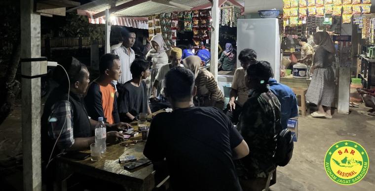 Petugas saat rapat sebelum pencarian korban. (Foto: Basarnas Banten)