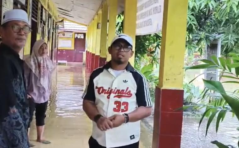 Kadindikbud Kota Serang Ahmad Nuri saat sidak SDN Pamarican 2 Kota Serang