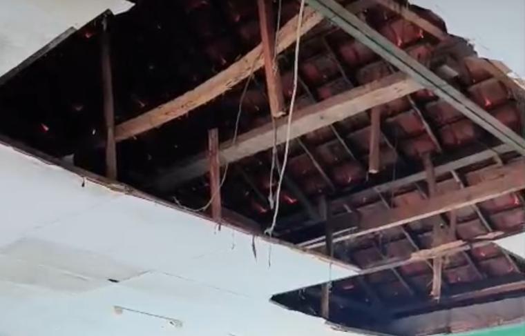 Kondisi plafon SDN Pancur Kota Serang