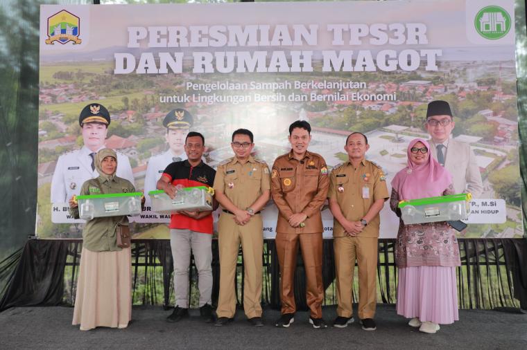Wakil Wali Kota Serang Nur Agis Aulia usai membuka TPS3R dan Rumah Magot.