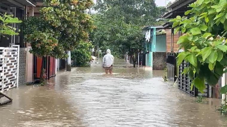 Kondisi banjir di Perumahan Grand Sutera Kota Serang. (Foto: TitikNOL)