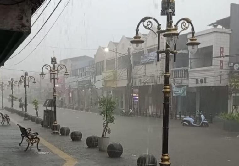 Kondisi banjir di Royal Baroe.
