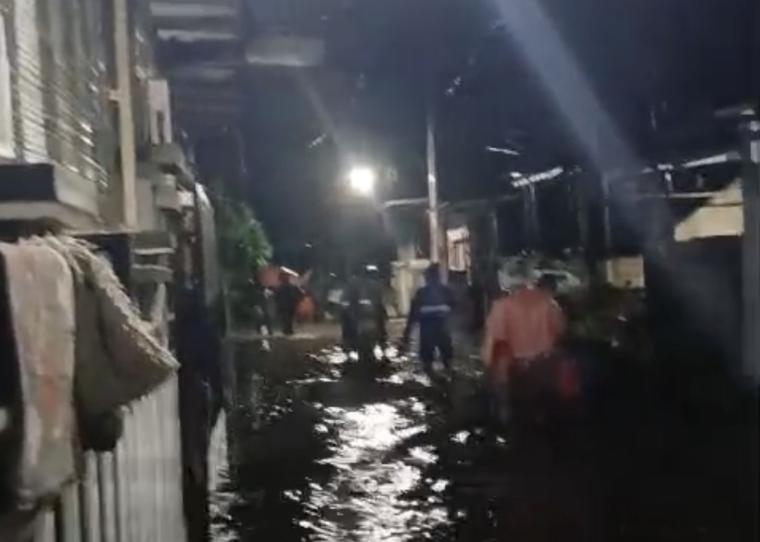 Kondisi banjir di Perumahan Puri Keraton Kecamatan Kasemen, Kota Serang.